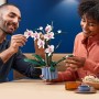 LEGO Botanical Orquídeas Flores y Plantas Artificiales Blancas y Rosas, Jarrón Azul, Decoración del Hogar, Manualidades y