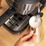 Cecotec Cafetera express para espresso y cappuccino Cafelizzia ColdBrew. 20 Bares, Sistema ColdBrew para café frio, Pantalla