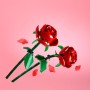 LEGO Botanicals Rosas, Flores Artificiales Rojas Compatible con Ramos, Decoración Floral para Dormitorio Infantil y Escritorio,