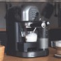 Cecotec Cafetera Semiautomática Power Instant-ccino 20 Chic Serie Bianca. 1470 W, Para Café molido y en cápsulas, 20 Bares,