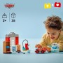 LEGO Duplo | Disney y Pixar Visita de Mcqueen al Taller de Doc - Coche de Carreras de Juguete de Cars, Autolavado de Coches y
