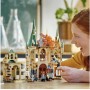 LEGO 76413 Harry Potter Hogwarts: Sala de los Menesteres, Castillo de Juguete Modular, Película Las Reliquias de la Muerte 2,