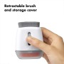OXO Good Grips Cepillo Sweep & Swipe para limpiar el teclado del ordenador, color blanco