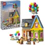 LEGO 43217 Disney y Pixar Casa de “Up”, Juguete con Globos, Mini Figuras de Carl, Russell y el Perrito Dug, Modelo