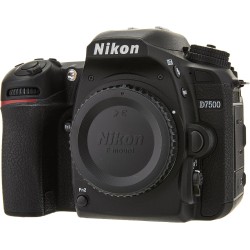 Nikkon D7500 - Cámara réflex digital de 20.9 Mp (pantalla LCD 3.2", 4K/UHD, SnapBridge, Bluetooth, Wifi), color negro - solo