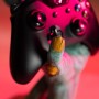 Grupo Erik Soporte Mando y Cascos Gaming Gameration One More Life - Soporte sujeción Mando ps4, Mando ps5, Mando Xbox Series