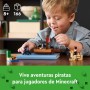 LEGO Minecraft El Viaje en el Barco Pirata de Juguete con Figuras de Animales Pez, Calamar, Camello y Minifigura de Piratas para