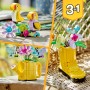 LEGO Creator 3 en 1 Flores en Regadera, Convertible en Bota de Agua o 2 Pájaros de Juguete Posados en una Percha, Juego Creativo