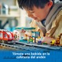 LEGO City Tranvía y Estación del Centro, Regalo para Niños y Niñas de 7 Años o Más Fans de los Trenes de Juguete, 6 Minifiguras