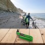 Soporte para bicicletas de diseño elegante para sujetar de forma segura tus tablas cortas mientras conduces a la playa (verde)