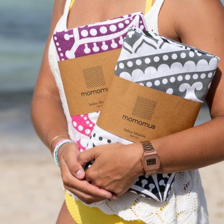 MOMOMUS Toalla de Playa Grande Antiarena - En Diseño Mandala - Ideal como Manta, Pareo y Toalla Grande para la Playa XXL,
