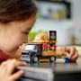 LEGO City Camión Hamburguesería, Food Truck de Juguete, Regalo para Niños y Niñas de 5 Años o Más, Juego Imaginativo con