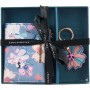 PACO MARTINEZ Set de Regalo para Mujer, Caja Regalo con Cartera Billetero para Mujer con Color Rosa y Llavero Flor a Juego, Idea