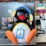 Pingu escuchar música sacudiendo la cabeza pingüino bebé altavoz portá