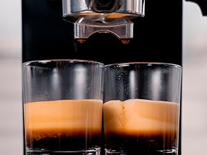 Cafetera espresso de 20 bares con crema perfecta y extracción intensa