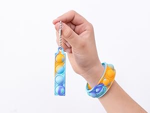 Llavero como accesorio perfecto a juego con la pulsera, ideal regalitos cumpleaños invitados niños