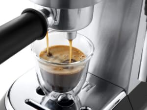 dedica, EC685, cafetera de bomba, delonghi