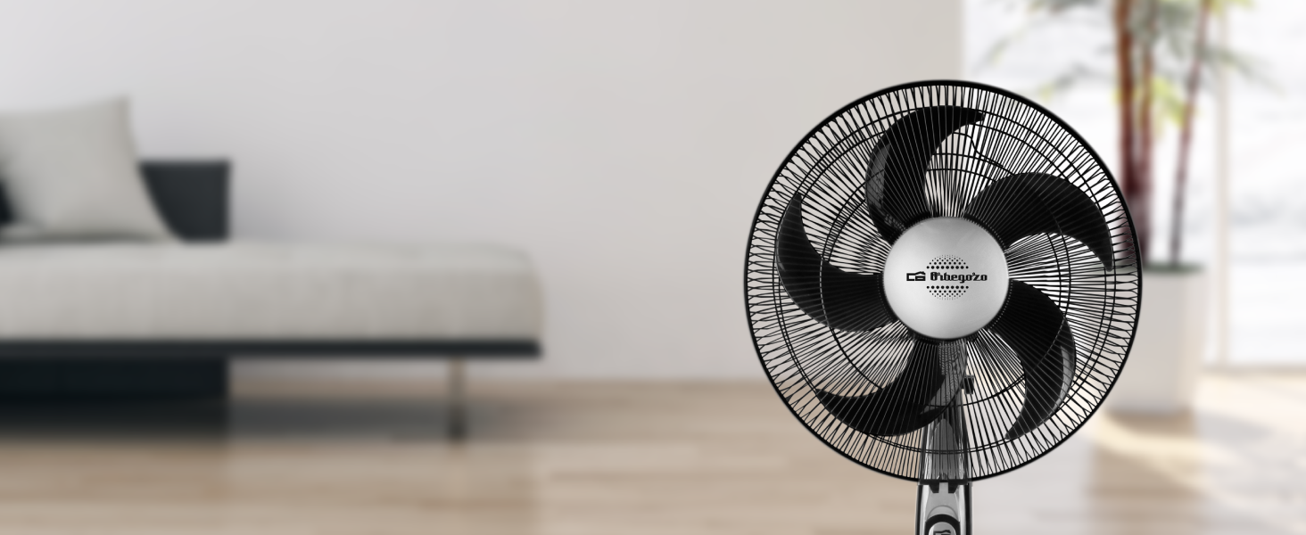 Ventilador Orbegozo SF 0149 en un salón