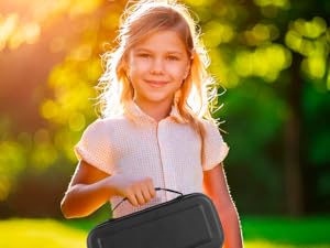 Porta la tua Switch 2 ovunque con maniglia gommata per una presa comoda.