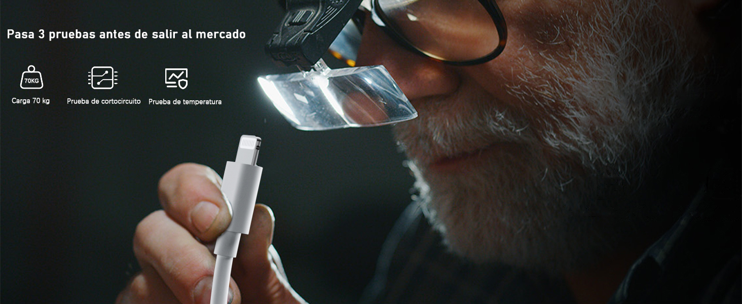 Primer plano de una persona que usa un dispositivo electrónico de vapor con los tres indicadores de iconos que se muestran arriba para ver las funciones o configuraciones del dispositivo