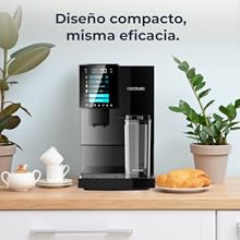 Cafetera superautomática compacta con 19 bares, tanque de leche y sistema Thermoblock.