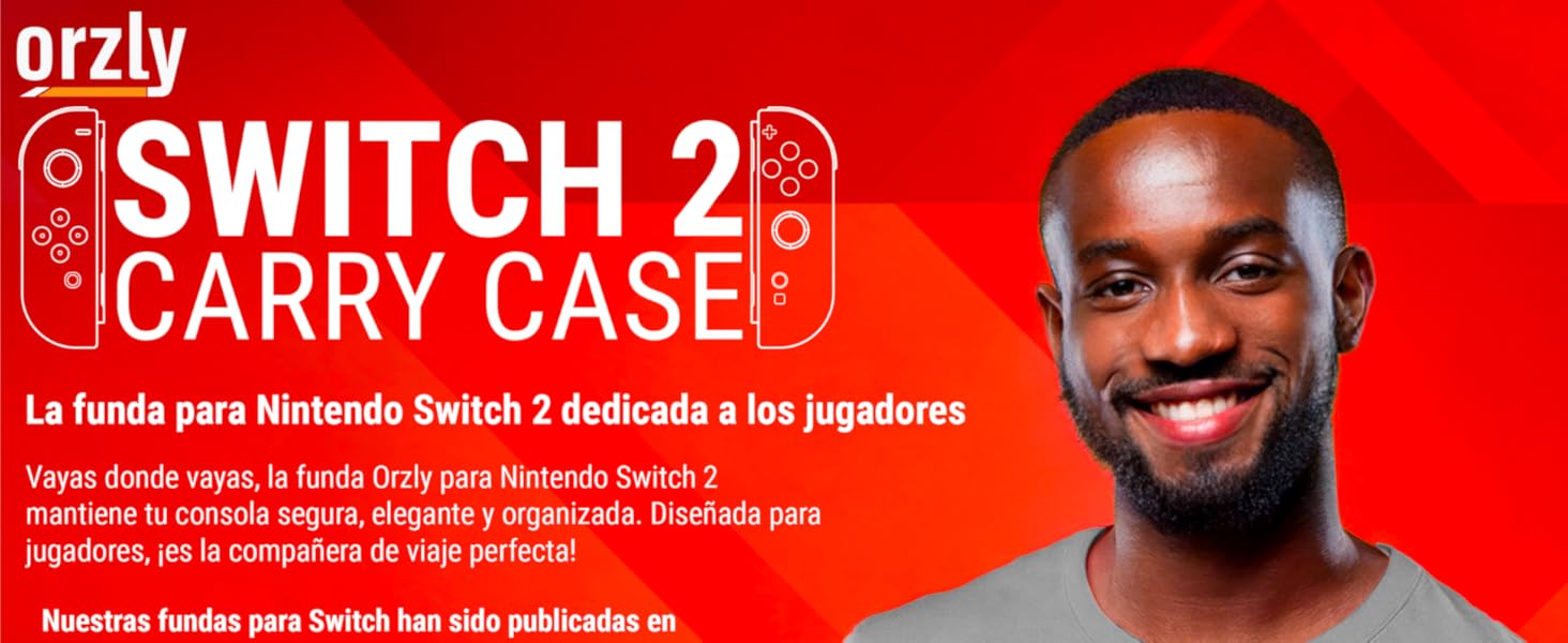 Un hombre sostiene una funda Orzly para Switch 2 que aloja consola y accesorios