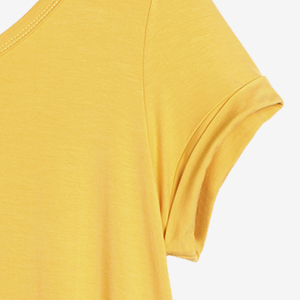Camiseta de manga corta con espalda descubierta.