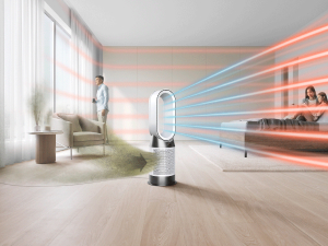 Purificador Dyson Hot+Cool Gen1 purificando y proyectando en una sala de estar.