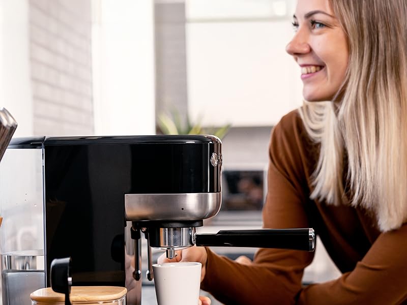 Cafetera espresso doméstica con depósito de agua de 1.3L