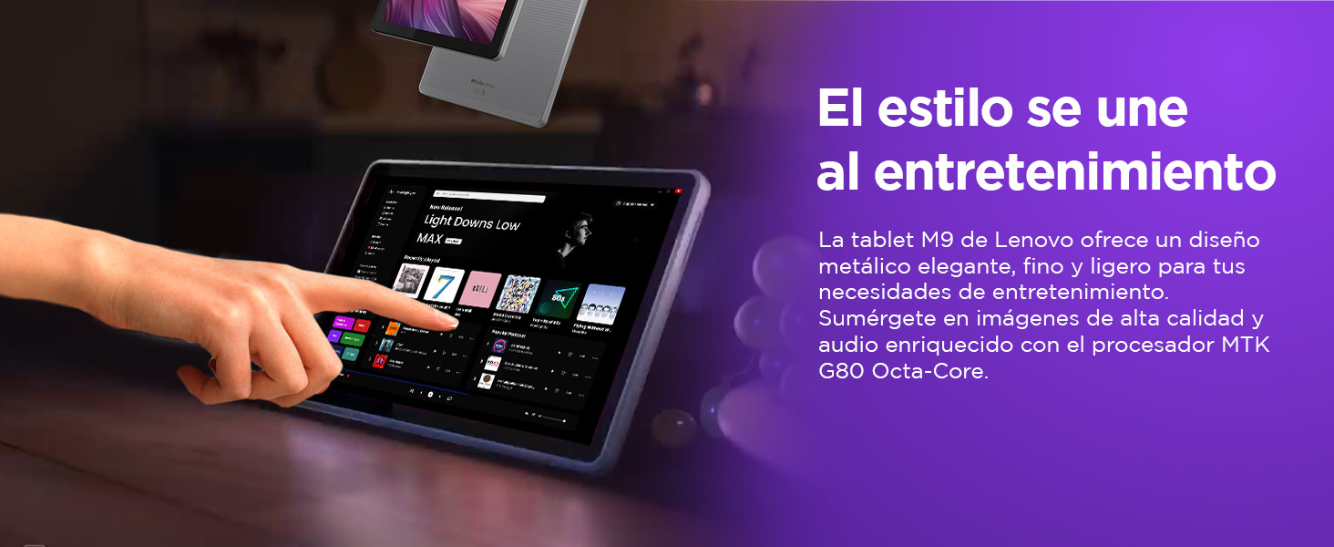Imagen mano tocando tablet Lenovo Tab M9